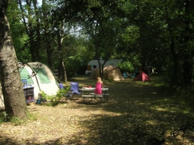 COMFORT - SPACE 2 persons + TENT or CARAVAN + ELECTRICITY 10A + VEHICLE — 3