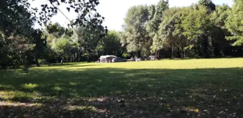 Stellplatz - Naturplatz - 2Personen + Zelt     Ohne Strom - Camping Universal
