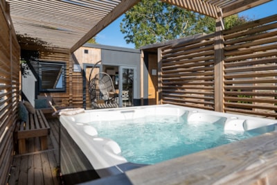 Mobilehome Prestige 3 Bedrooms, 2 bathrooms, 1 Jacuzzi — 4