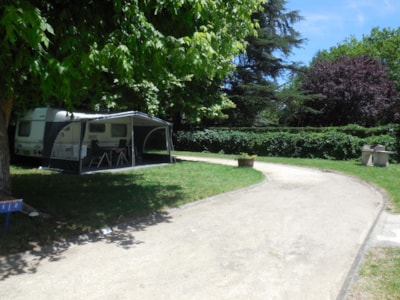 Comfort pitch (with electricity / 90-120m²)