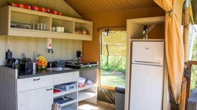 Luxury safari tent with XL sanitary facilities.