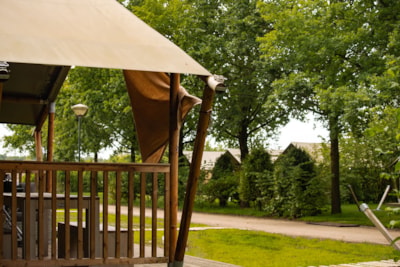 Luxury safari tent with XL sanitary facilities.