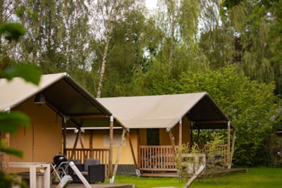 Luxury safari tent with XL sanitary facilities.