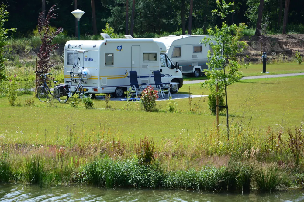 Luxuriöser Komfortplatz Am Wasser