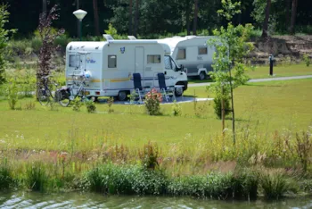 Emplacement - Emplacement De Luxe Au Bord De L'eau - ParcCamping de Witte Vennen