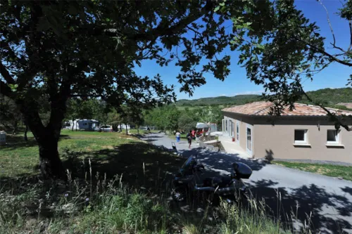 Stellplatz - Stellplatz Standard - image n°4 - Camping Chadeyron