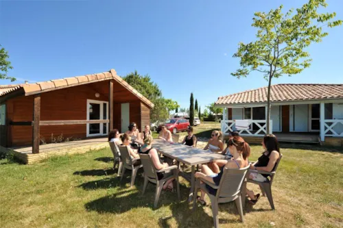 Location - Lodge Chalet Twin 65M²+35M² - image n°2 - Camping Chadeyron