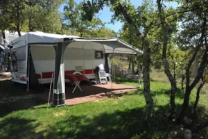 Emplacement - Emplacement grand confort - Camping Chadeyron