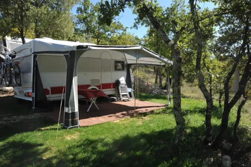 Kampeerplaats(en) - Groot Confort Plaats - image n°1 - Camping Chadeyron