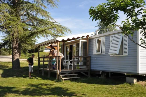 Mietunterkunft - Mobilheim 2 Zimmer Riviera  27,5M² +Klimaanlage - image n°3 - Camping Chadeyron