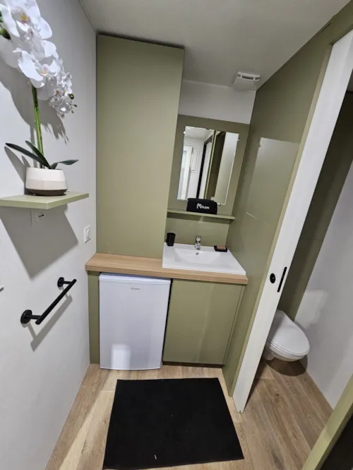 Stellplatz - Campingplatz Mit Privaten Toiletten Und Kühlschrank - image n°4 - Camping Chadeyron