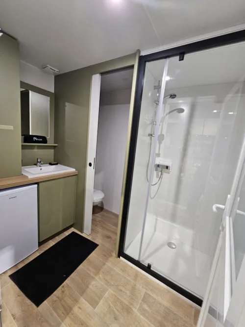 Stellplatz - Campingplatz Mit Privaten Toiletten Und Kühlschrank - image n°3 - Camping Chadeyron