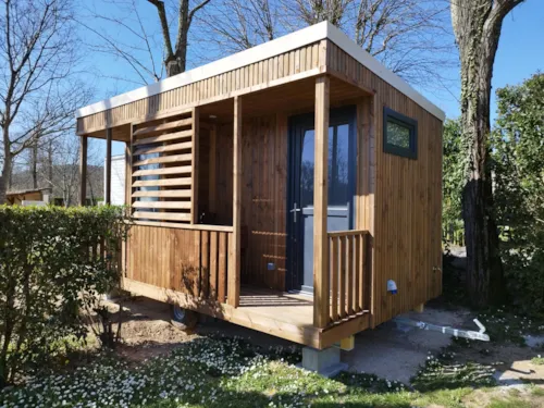 Stellplatz - Campingplatz Mit Privaten Toiletten Und Kühlschrank - image n°2 - Camping Chadeyron