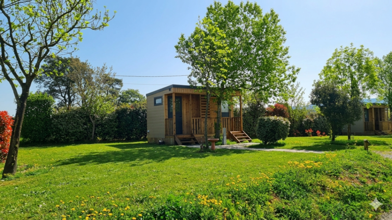 Campingplatz mit privaten Toiletten und Kühlschrank