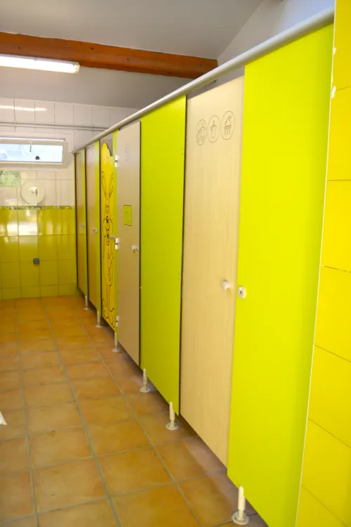 Emplacement - Emplacement Forfait 2 Personnes + Véhicule + Électricité 10 Amp. - image n°9 - Camping de la Claysse