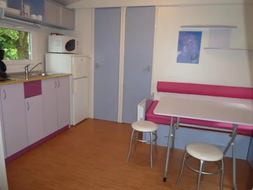 Mietunterkunft - Mobilheim Famille 29M² - Mit Integriertem Überdachte Terrasse Und 2 Zimmer - image n°4 - Camping MAUI