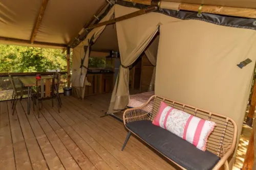 Accommodation - Chalet Lodge Kenya 34M² Vue Riviere  Cuisine Et Salle De Bains - image n°5 - Camping MAUI