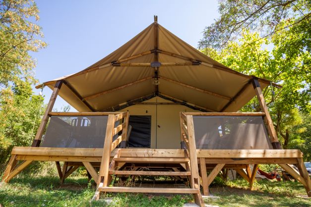 Location - Chalet Lodge Kenya 34M² Vue Riviere  Cuisine Et Salle De Bains - LA BOHEME Camping Hôtel
