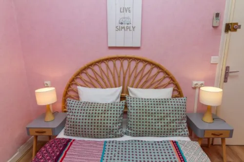 Zimmer - Traveler Room With Private Shower And Corridor Toilets - image n°2 - Camping MAUI