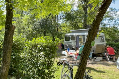 Camping Les Rives d'Auzon