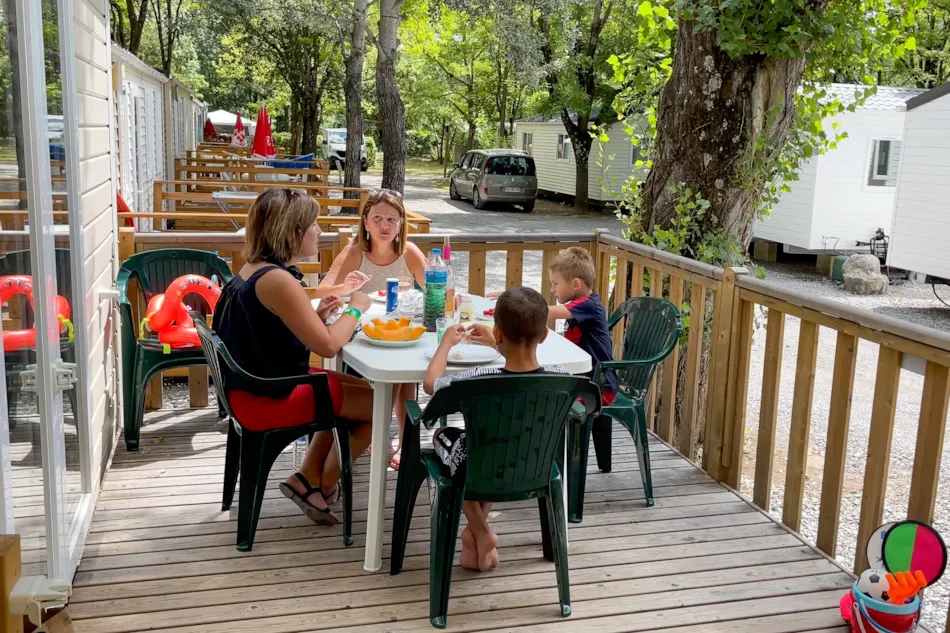 Camping Les Rives d'Auzon