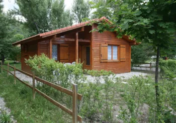 Mietunterkunft - Maisonnette: 2 Schlafzimmer, Badezimmer, Wc, Küche, Elektrogrill - Camping Les Rives du Lac