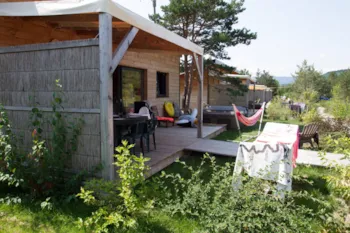 Mietunterkunft - Chalet Luxe : 2 Schlafzimmer, 2 Badezimmer, 2 Wc, Küche, Elektrogrill, Private Spa - Camping Les Rives du Lac