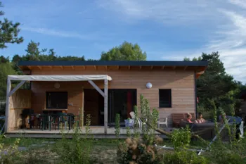 Mietunterkunft - Chalet Premium: 3 Schlafzimmer, Badezimmer, Wc, Küche, Elektrogrill, Private Spa - Camping Les Rives du Lac