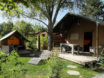 Mietunterkunft - Bungalow Safari+Duo : 3 Schlafzimmer, Küche, Kein Bad - Camping Les Rives du Lac