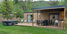 Huuraccommodatie(s) - Exclusieve Cottage: 3 Slaapkamers, 2 Badkamers, 2 Toiletten, Keuken, Elektrische Grill, Privé Jacuzz - Camping Les Rives du Lac