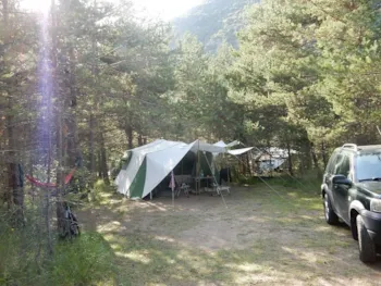 Kampeerplaats(en) - Standplaats Xl (+200M²) - LE PARC DES SERIGONS