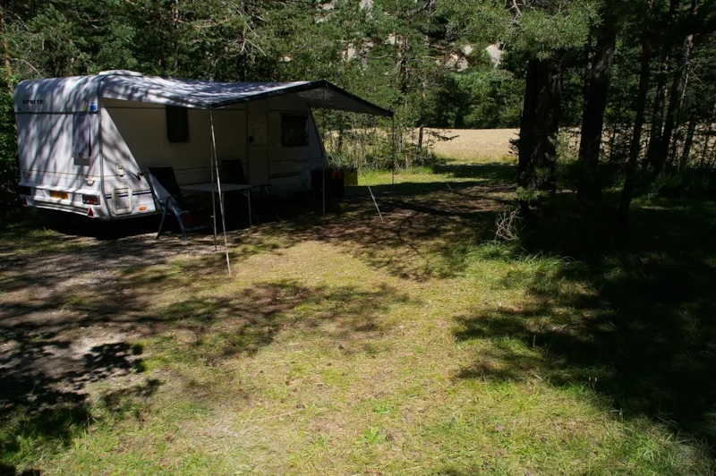 Emplacement Xl (+200M²) + Voiture