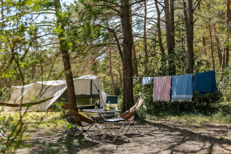 Emplacement Camping + Voiture