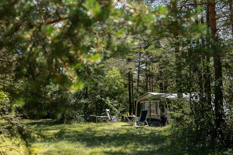 Emplacement Camping + Voiture