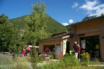 LE PARC DES SERIGONS - MyCamping