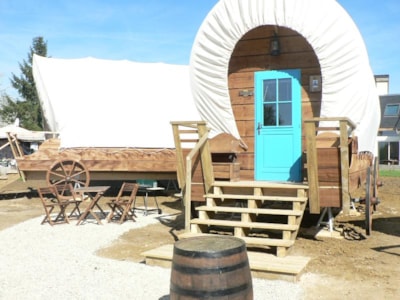 Pioneer wagon