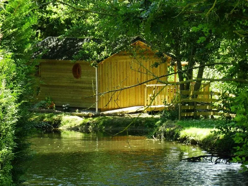 Cabane De D'jo (Baignoire Bois, Vue Étangs & Champ)