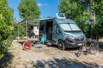 Stellplatz - Stellplatz Mit Sanitäranlagen *** - Camping Sandaya Riviera d'Azur