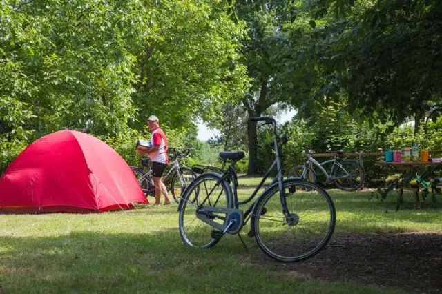 Emplacement - Emplacement Pour Déplacements 2 Roues (Cyclo - Moto) - CAMPING LA BASTIDE