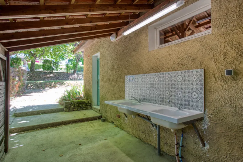 Emplacement En Camping 2 À 6 Personnes