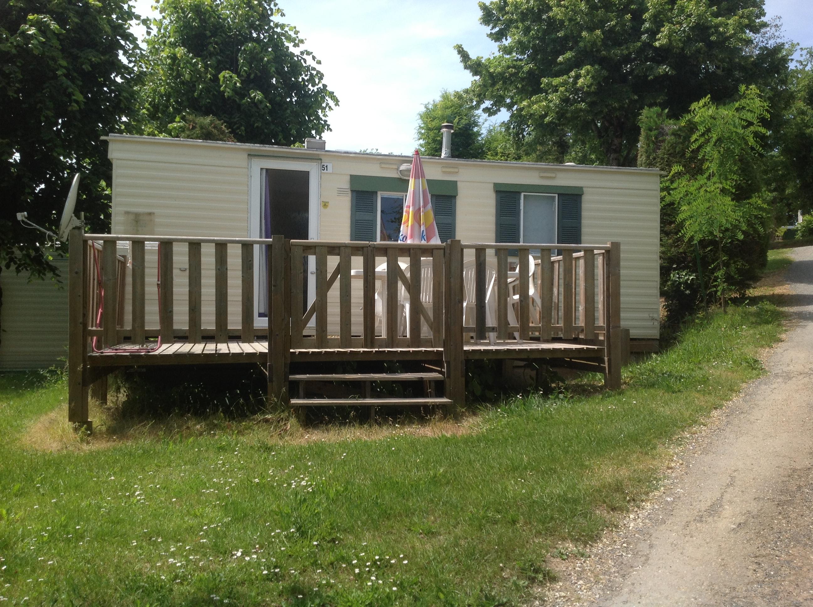 Accommodation - Mobilhome 4 Places Sanitaires Et Terrasse - CAMPING LE CAMINEL