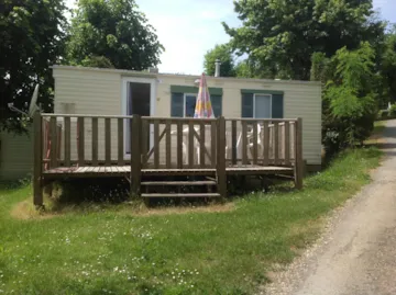 Accommodation - Mobilhome 4 Places Sanitaires Et Terrasse - CAMPING LE CAMINEL