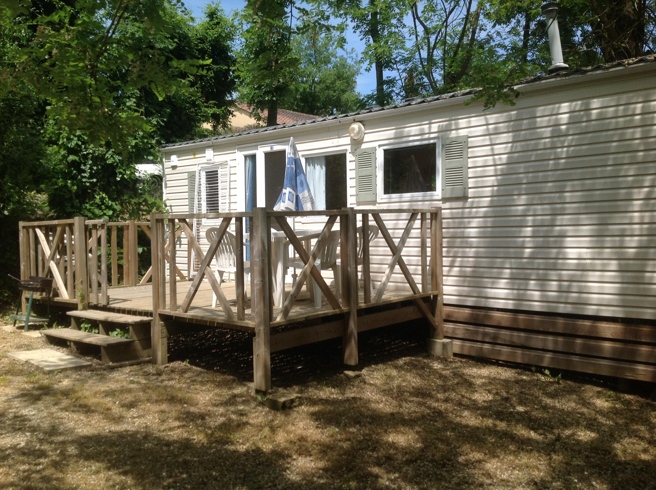 Accommodation - Mobilhome Avec Sanitaires Et Terrasse 28M² 5/7 Pers. - CAMPING LE CAMINEL