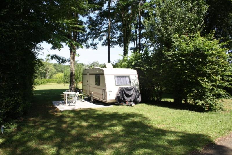 Pitch - Pitch For Tent (Grassy Ground) - CAMPING LA FAGE