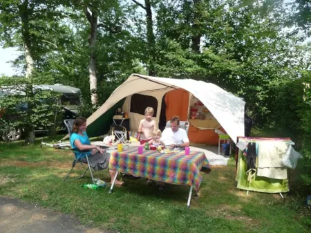 Pitch - Pitch For Tent (Grassy Ground) - CAMPING LA FAGE