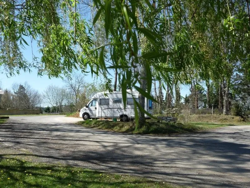 Emplacement Stabilisé (Caravane Ou Camping Car)