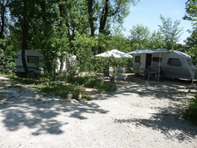 Pitch for caravan and motorhome (stabilized ground)