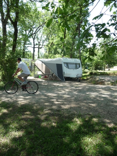 Pitch for caravan and motorhome (stabilized ground)