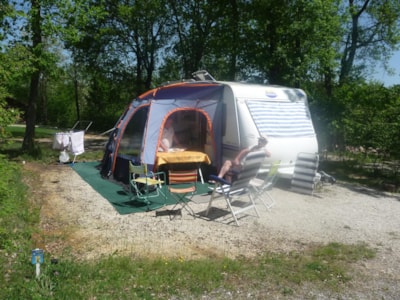 Pitch for caravan and motorhome (stabilized ground)