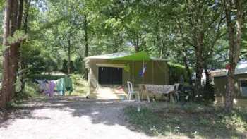 Mietunterkunft - Caribbean Lodge Zelt 4 - CAMPING LA FAGE